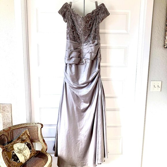 LA FEMME Silver Satin Jewel Embellished Gown Off-shoulders Train 12 MSRP $500 - Picture 5 of 8